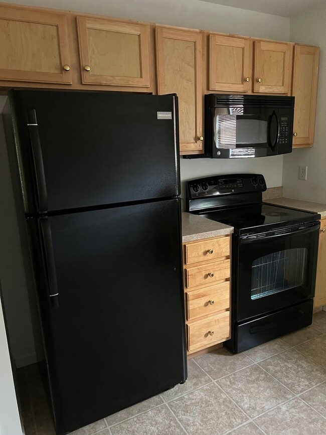 Building Photo - Beautiful Laurel Springs Home For Rent