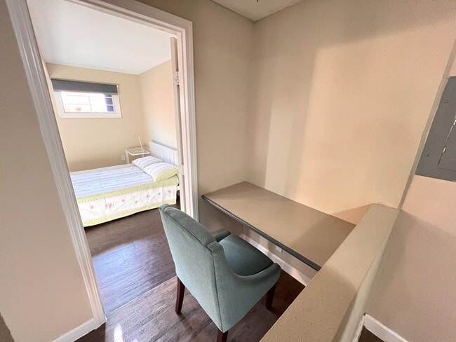 Building Photo - 4704 Chenevert St