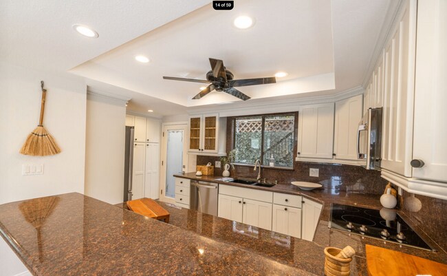 Building Photo - 15 Via Di Roma Walk