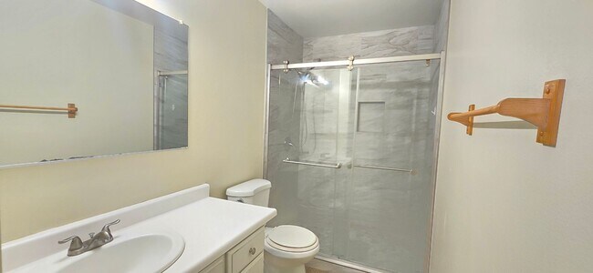 Building Photo - PLACE-CAP800