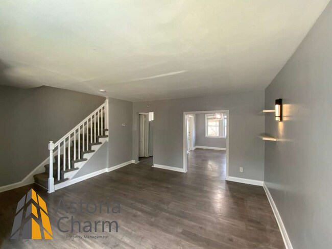 Building Photo - 3 Bedroom Home with Den and Fenced Yard in Quiet Neighborhood