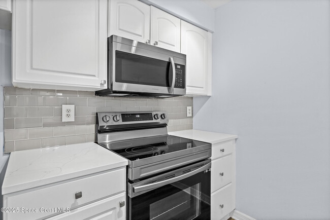Building Photo - 8753 Live Oak Ct