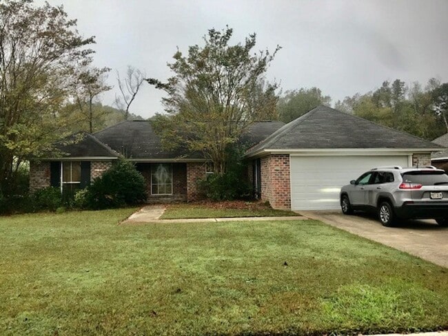 Primary Photo - 3 Bed 2 Bath in Remington Estates