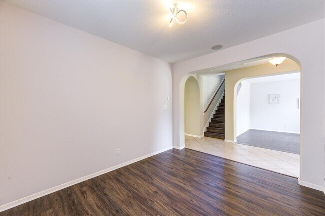 Building Photo - 6114 Breezy Hollow Ln
