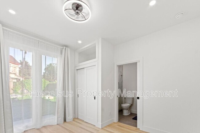 Building Photo - 641 Del Mar Ave