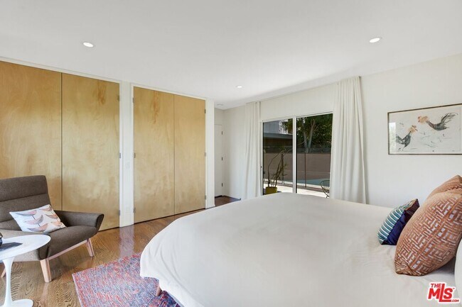 Building Photo - 3601 Berry Dr
