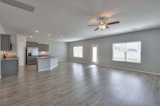 Building Photo - 212 Eusa Cantrell Ln