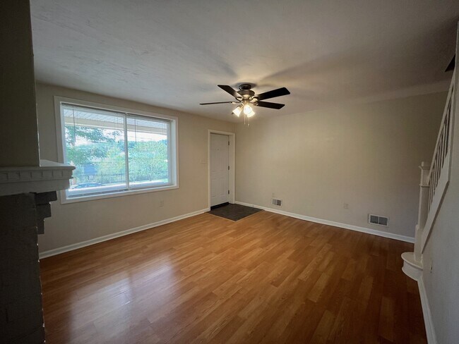 Building Photo - 5117 Cypress St