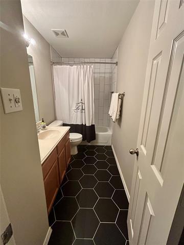 Building Photo - 6400 Sidney Ln