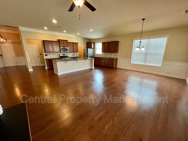 Building Photo - 208 Evansdale Way