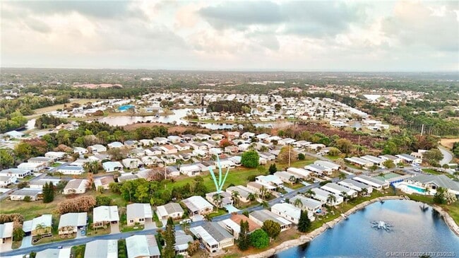 Building Photo - 7073 SE Birchwood Ln