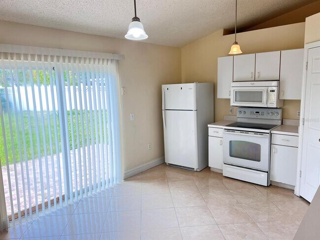 Building Photo - 961 Derbyshire Dr