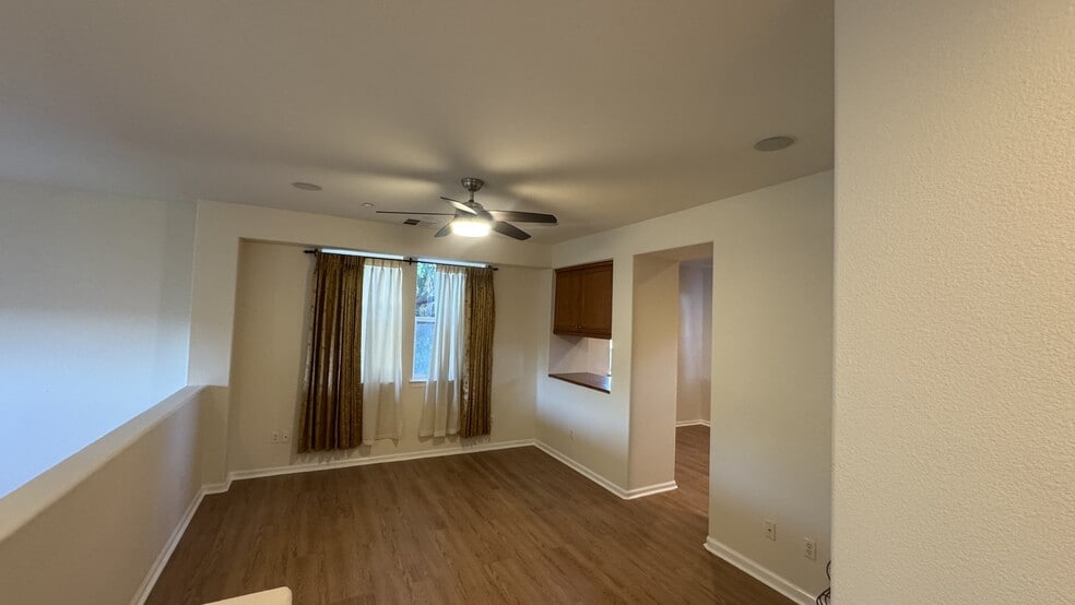 Building Photo - 449 Pariso Terrace