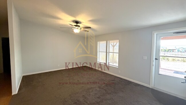 Building Photo - 4085 Dewey Rd