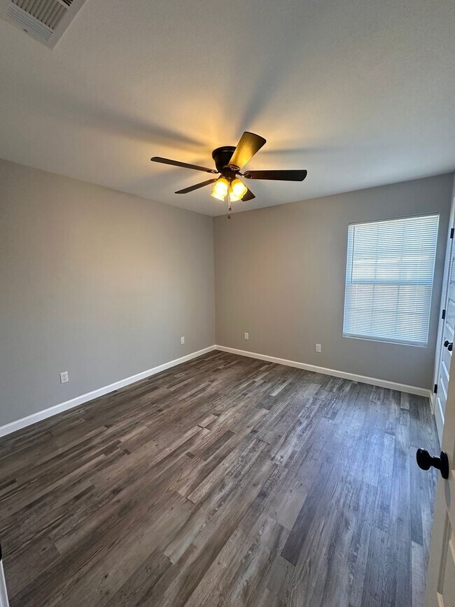 Building Photo - 3 Bed 2 Bath New Construction Brick Home