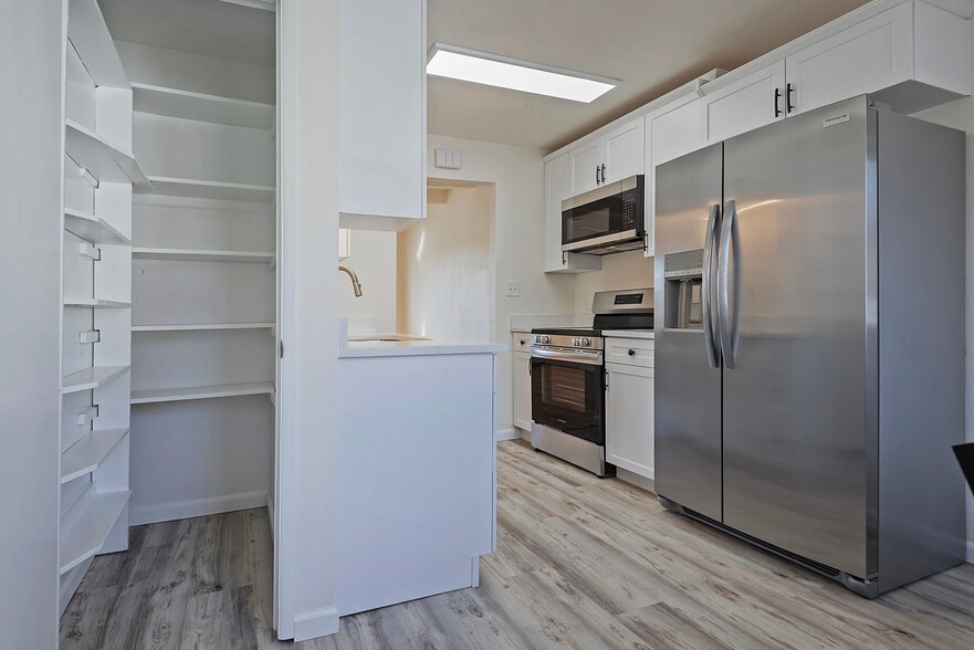 Building Photo - 2723 S Melbourne St