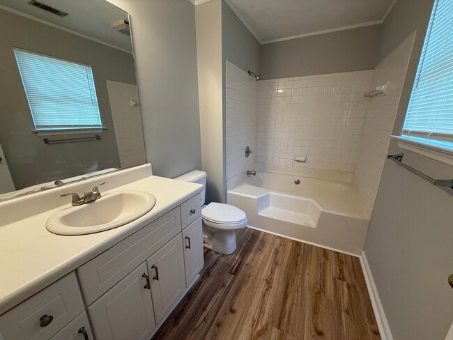 Building Photo - 1206 Kendal Ct