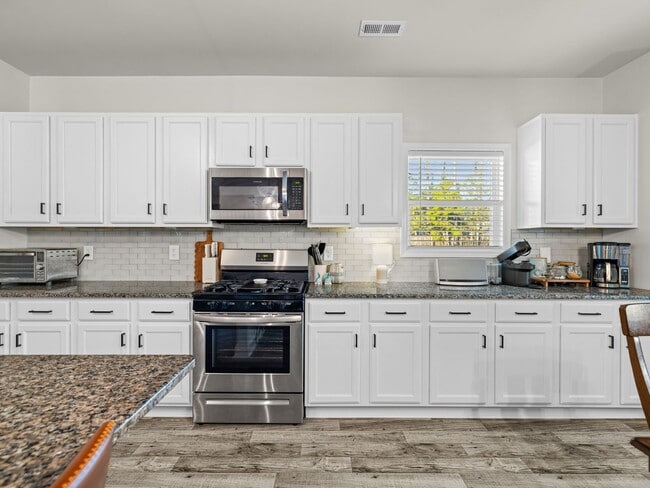 Building Photo - Mimosa Bay Beauty