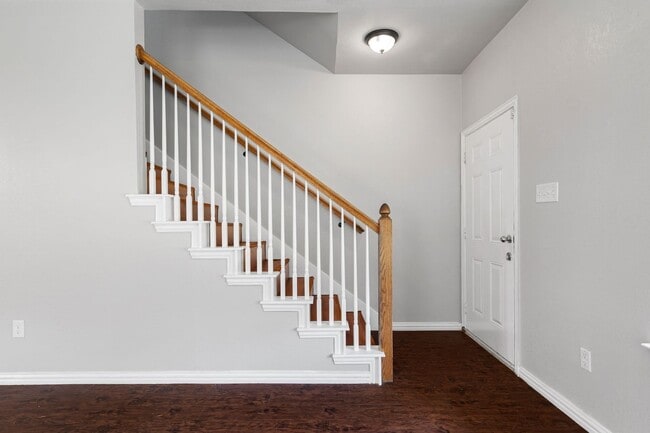 Building Photo - Jewel St- Duplex