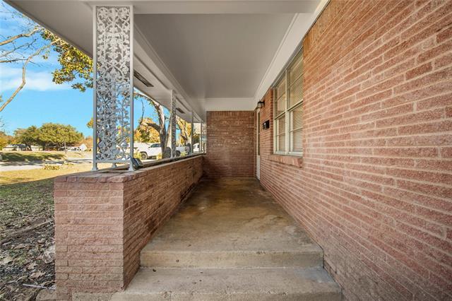 Building Photo - 1618 University Dr