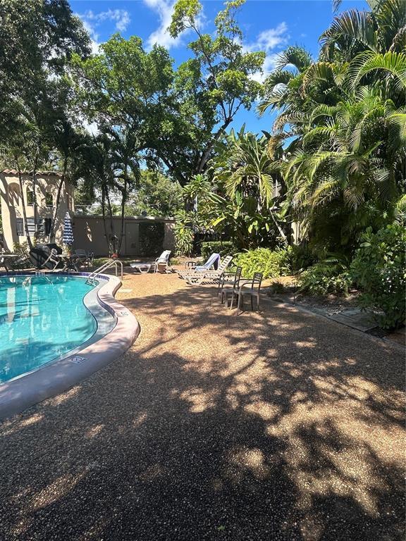 Building Photo - 1231 SE 1st St