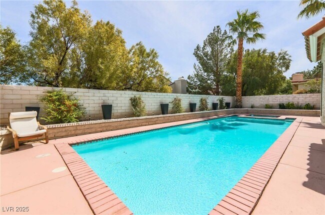 Building Photo - 2724 Eagle Springs Ct