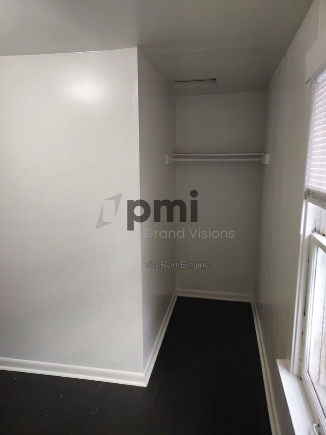 Building Photo - 1154 E Harrison Ave