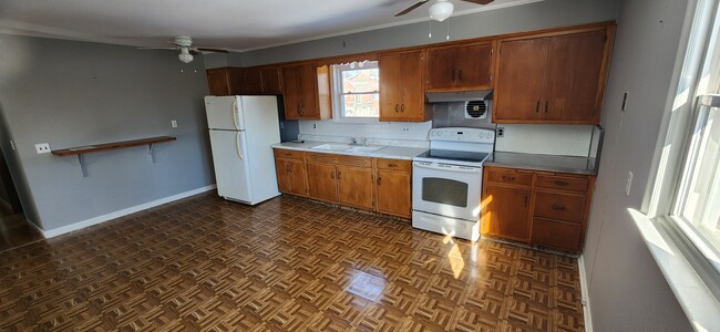 Kitchen - 4 Livingston St