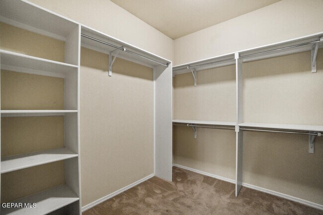 Building Photo - 2932 Pino Triste Dr