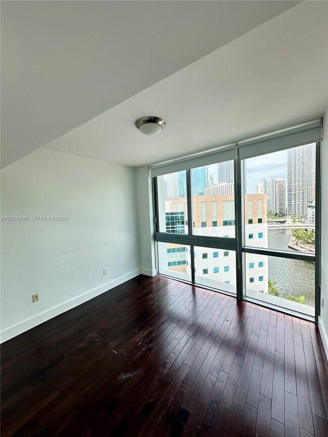 Building Photo - 350 S Miami Ave