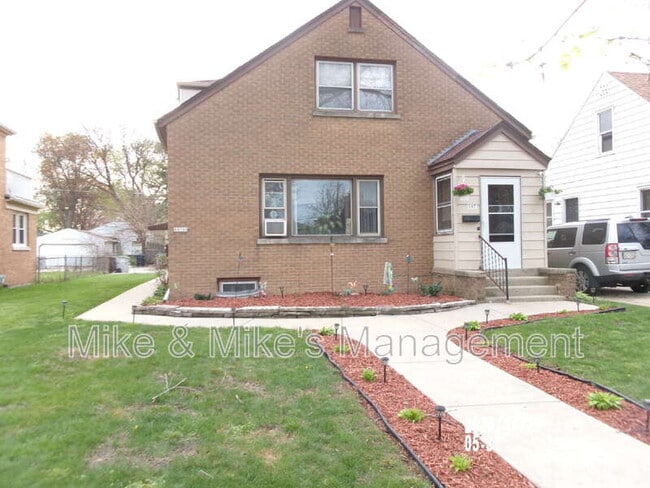 Building Photo - 4479A N 44th St