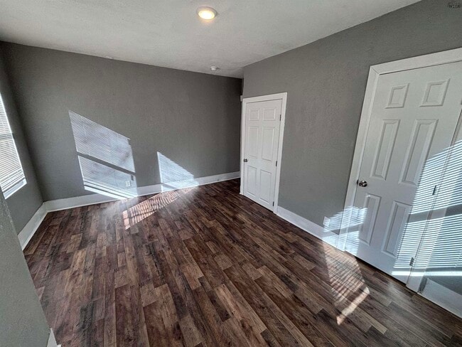 Building Photo - 1801 11th St