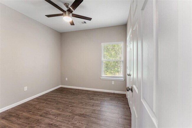 Building Photo - 5307 Groveton St