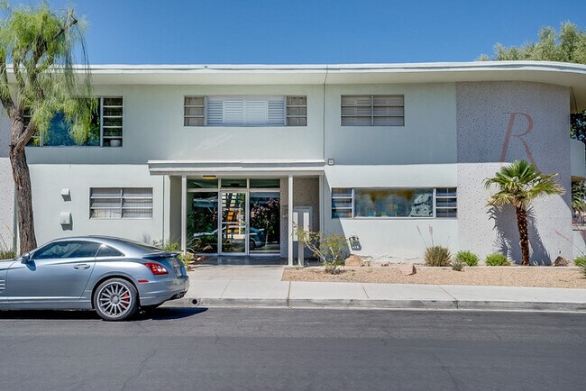 Building Photo - 1700 Rexford Dr