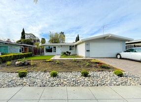 Building Photo - 758 Lakebird Dr