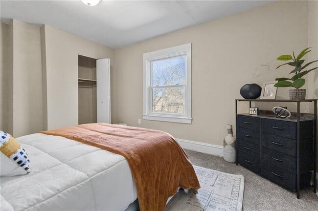 Building Photo - 6523 Dean St