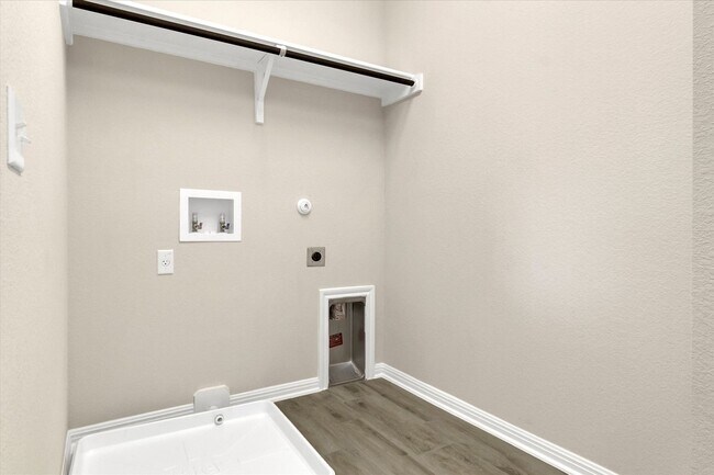 Building Photo - 704 Olive Creek Dr