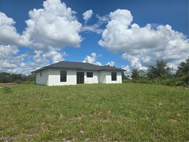 Building Photo - 2707 30th St SW