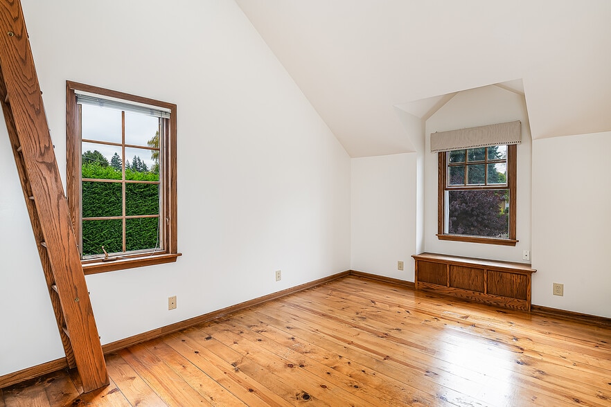Mater bedroom - 22224 98th Ave W