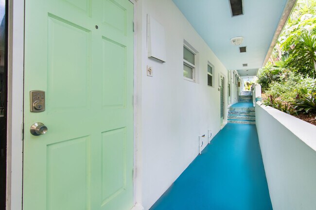 Building Photo - 751 Ocean Dr