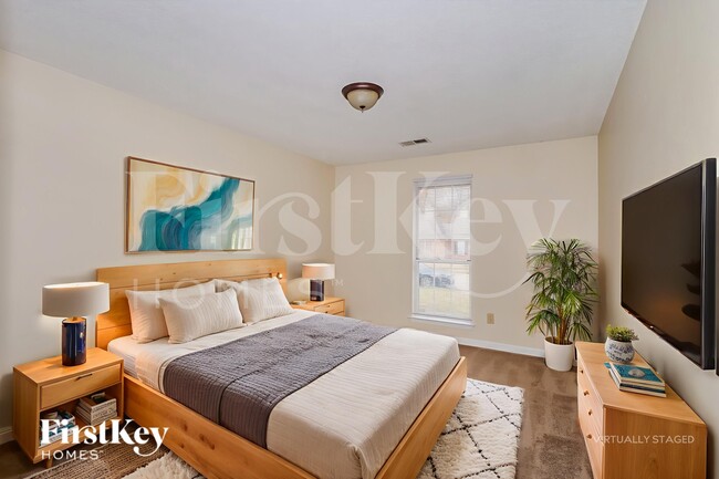 Building Photo - 3926 Oak Branch Cir W