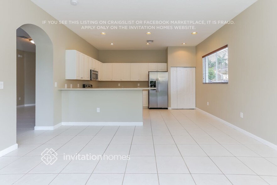 Building Photo - 15220 SW 10th St
