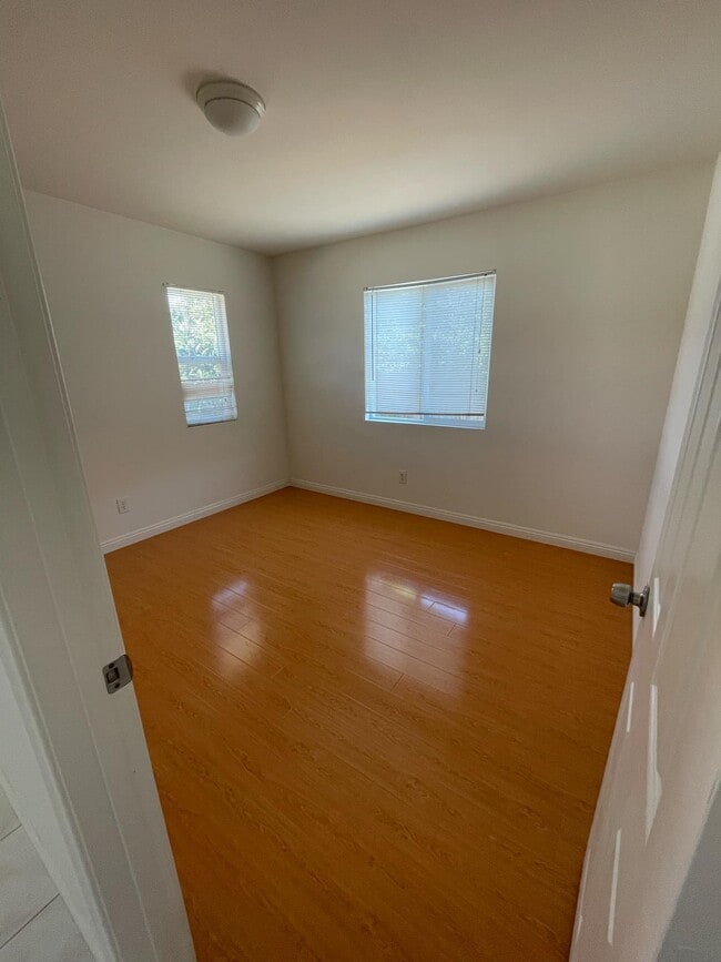 Room 2 - 1419 Prospect Ave