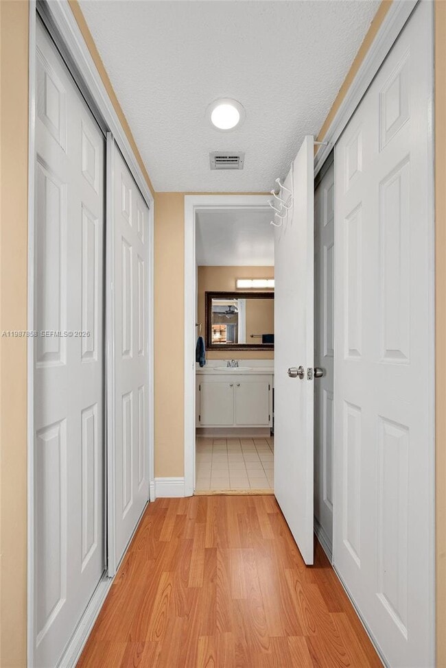 Building Photo - 10441 Mahogany Key Cir