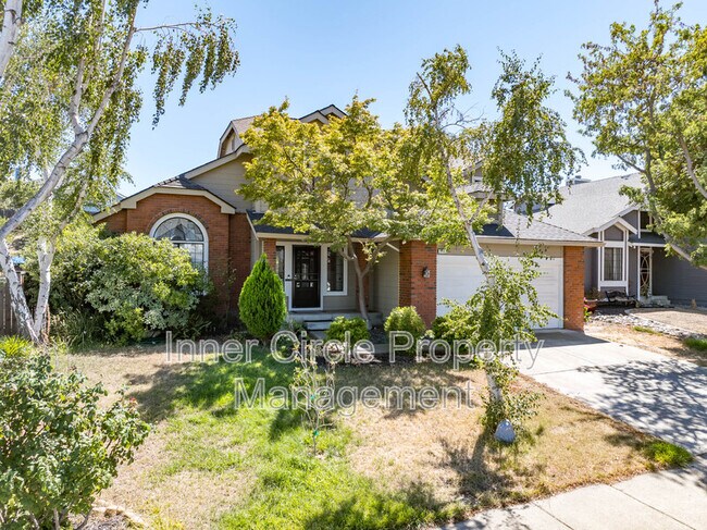 Building Photo - 512 Bluerock Dr