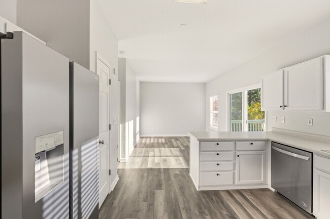 Building Photo - Beautiful Stroh Ranch 4 Bedroom, 2.5 Bath Home, Brand New Kitchen Appliances READY JUNE 5th