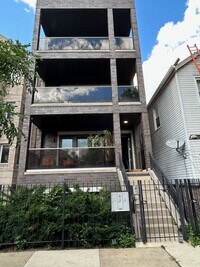 Building Photo - 1506 W Superior St