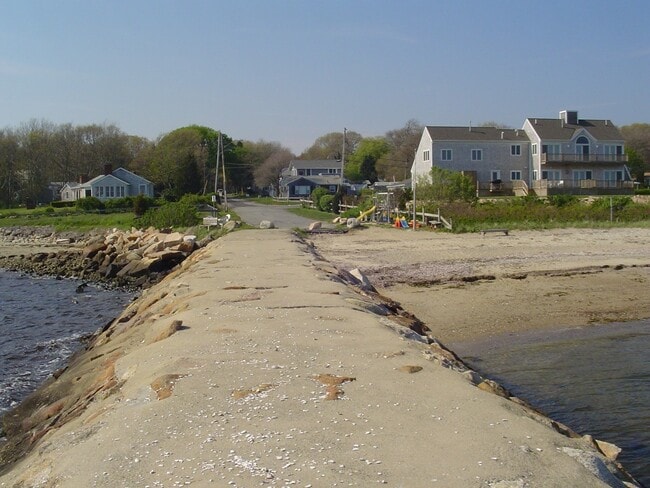 Building Photo - 11 Island View Ave