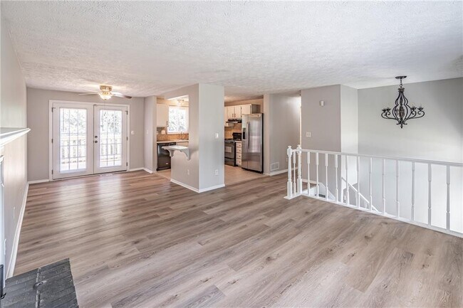 Building Photo - 2407 Redfield Dr