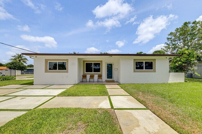 Building Photo - 1371 NW 131st St